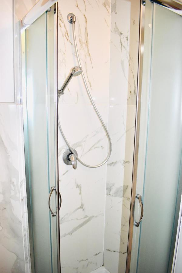 Chic House Apartment บารี ภายนอก รูปภาพ