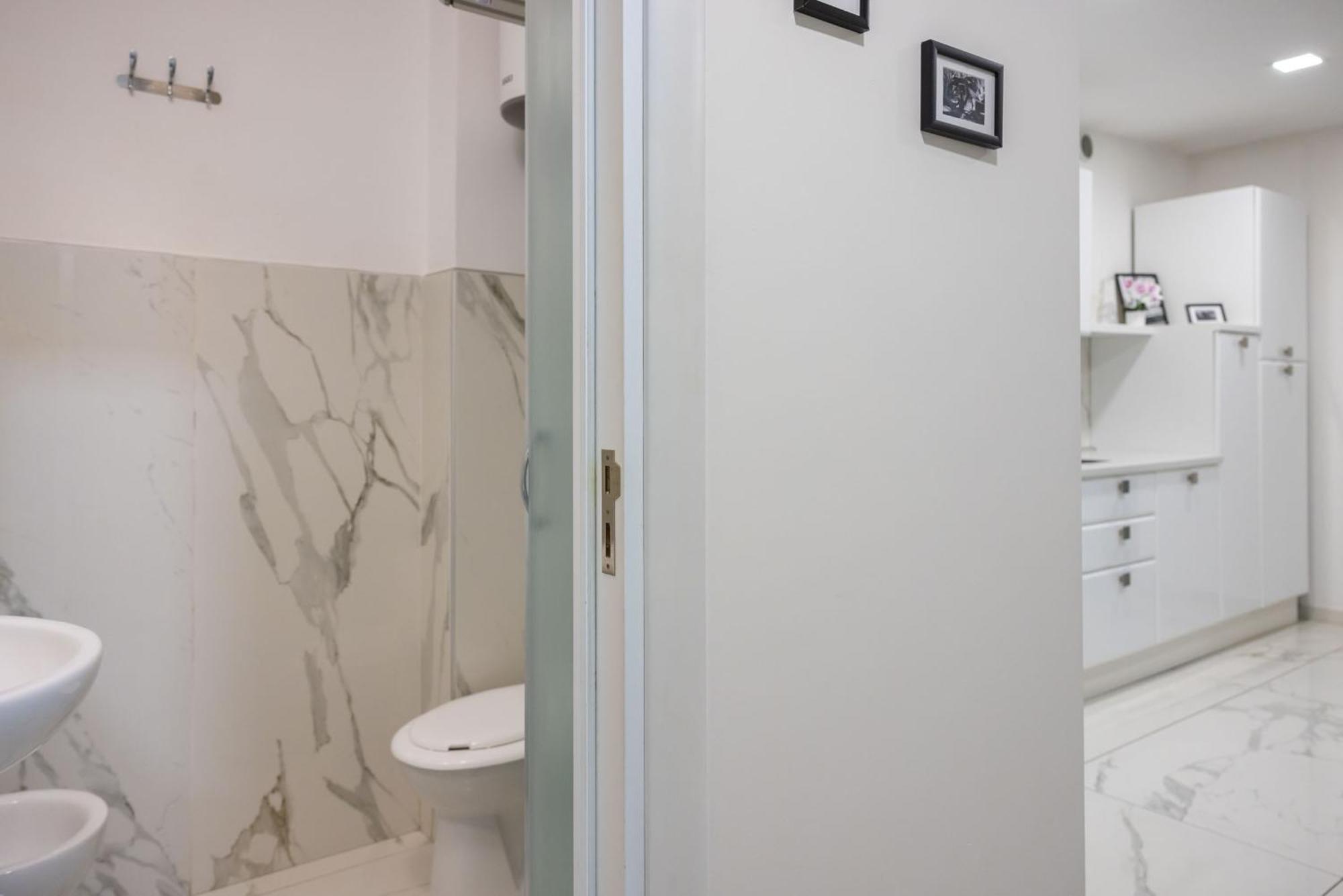 Chic House Apartment บารี ภายนอก รูปภาพ