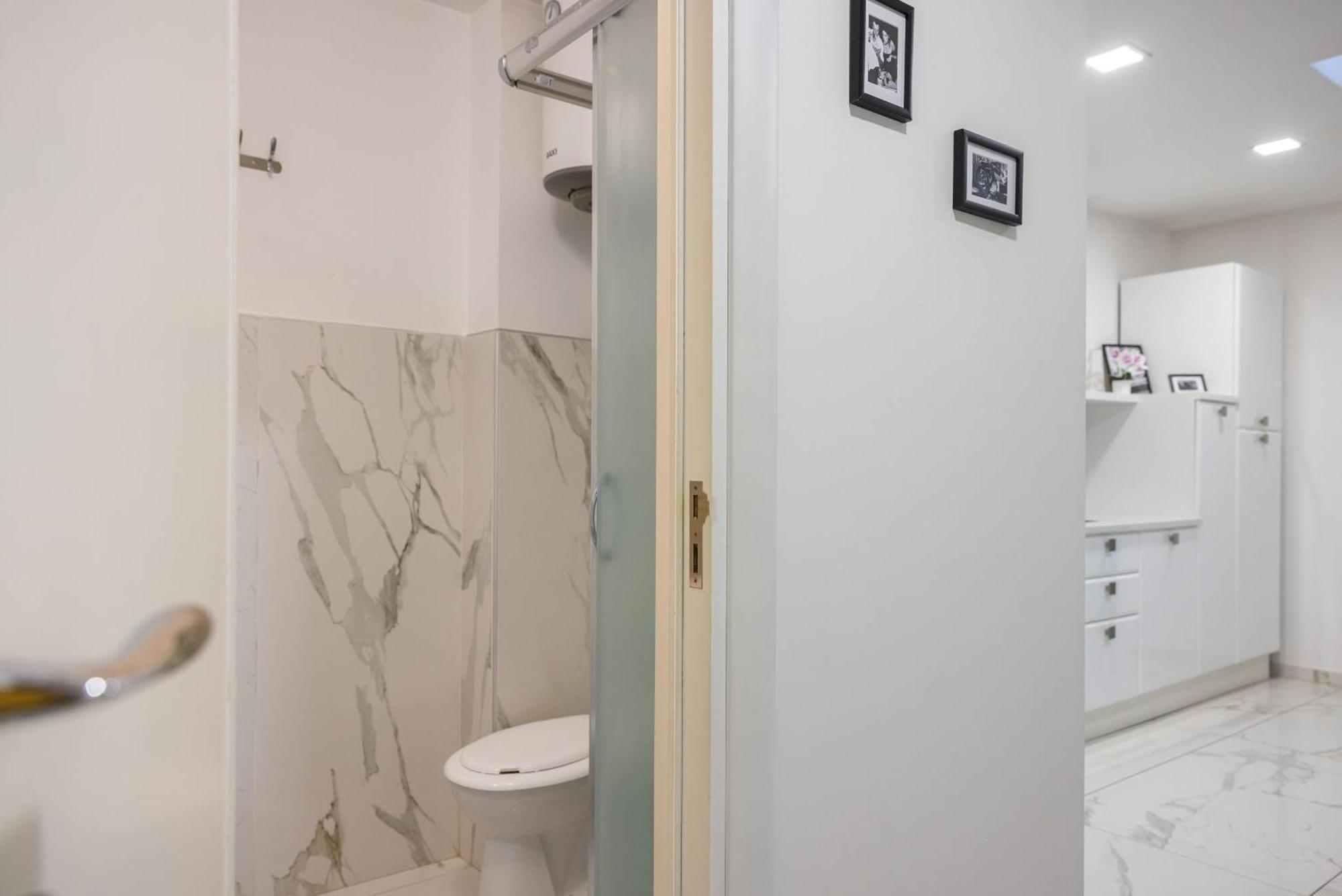 Chic House Apartment บารี ภายนอก รูปภาพ