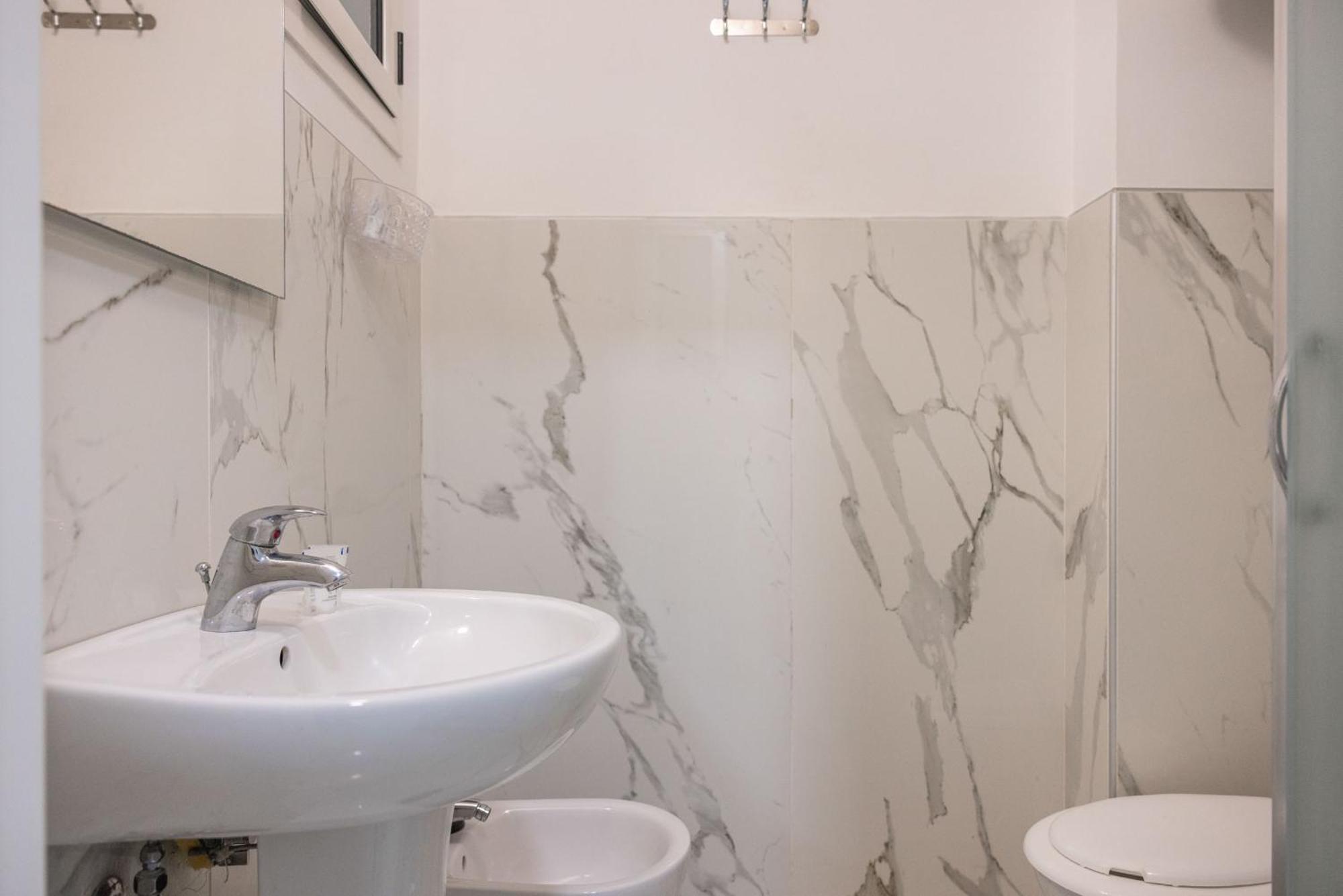 Chic House Apartment บารี ภายนอก รูปภาพ